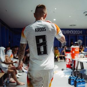 Meet your Posher, Joy